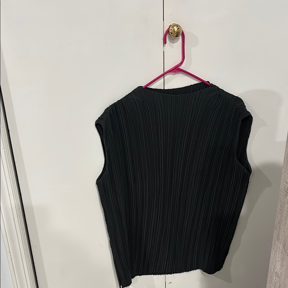 Club Monaco Black Pleated Tank Top